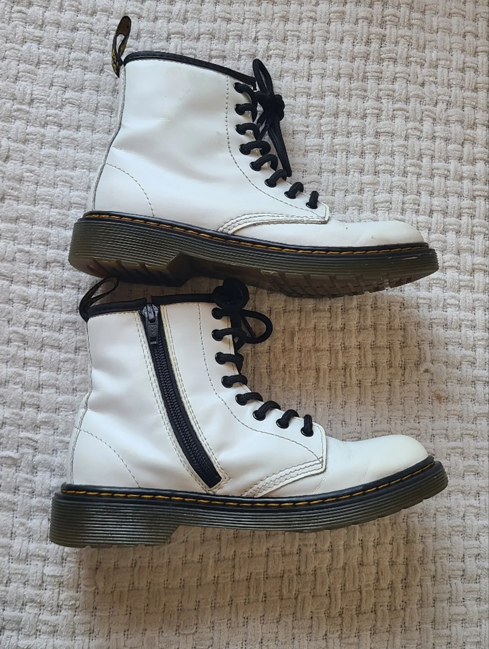 Dr. Marten White Leather Lace-Up Boots with Black Trim Size 2